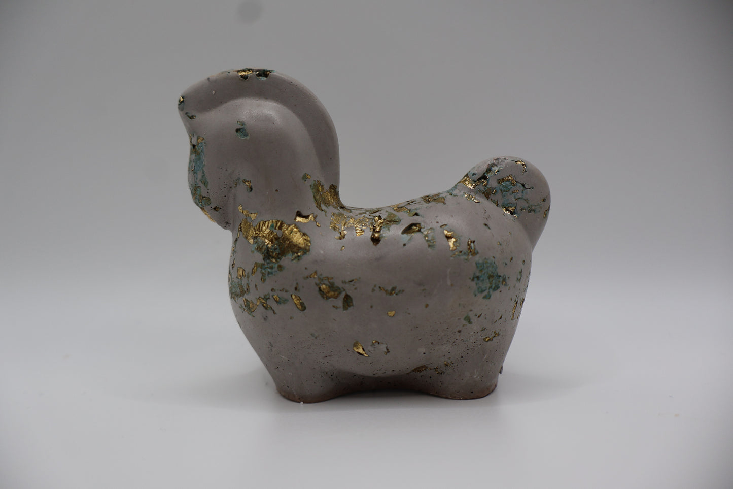 Cementique - Horse Tiro with Gold Leaf Accents